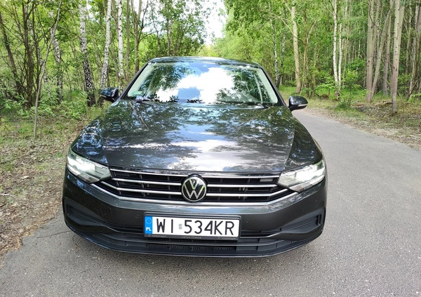 Volkswagen Passat cena 73170 przebieg: 81700, rok produkcji 2020 z Świętochłowice małe 562